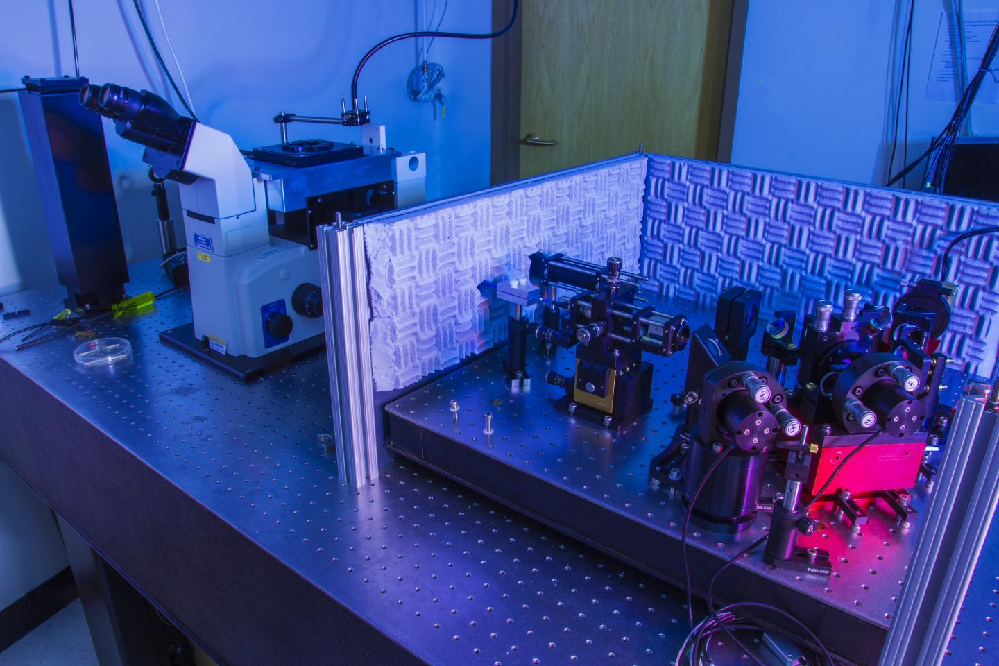 Ultra-stable JILA Microscopy Technique Tracks Tiny Objects for Hours