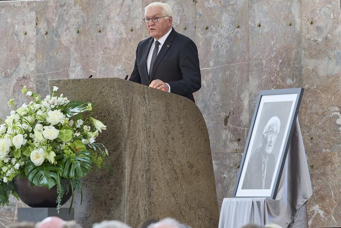 Federal President Frank-Walter Steinmeier at the memorial service for Jürgen Habermas at Frankfurt’s Paulskirche