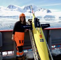 Dr Louise Biddle with "Semla", a glider from the University of Gothenburg