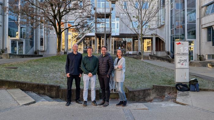 From left: Adrian Tripp, Markus Braun and Gustav Oberdorfer from the Institute of Biochemistry at TU Graz as well as Mélanie Hall from the Institute of Chemistry at Uni Graz.