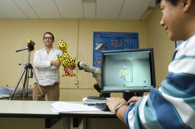 Queen's University Robotic Tracking System [IMAGE] | EurekAlert ...