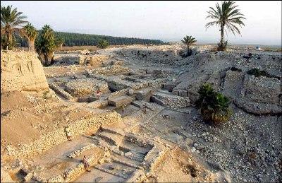 At the Megiddo Dig: A General View of Early Bronze Age Temples
