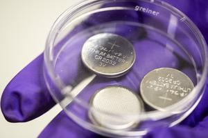 NTU Singapore scientists develop new method to recover high-purity silicon from expired solar panels for upcycling into lithium-ion batteries