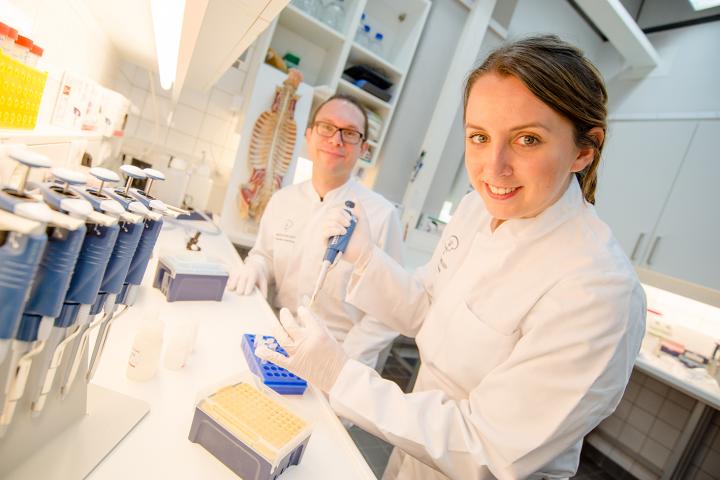 Judith Schmitz and Sebastian Ocklenburg, Ruhr-University Bochum 