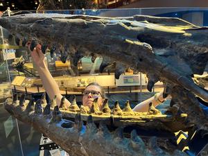 Amelia Zietlow with T. rex holotype
