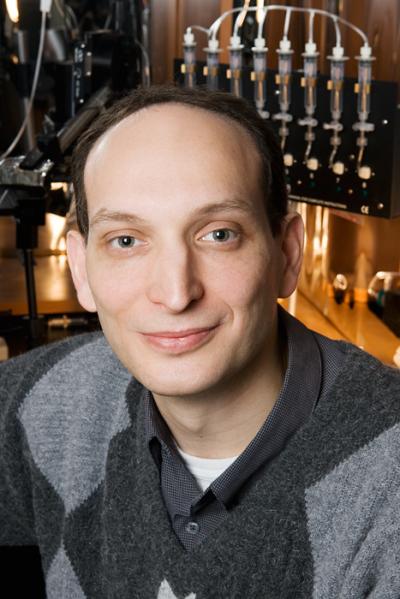 Claudio Grosman