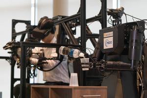 Robotic Avatar Replicating Human Motion