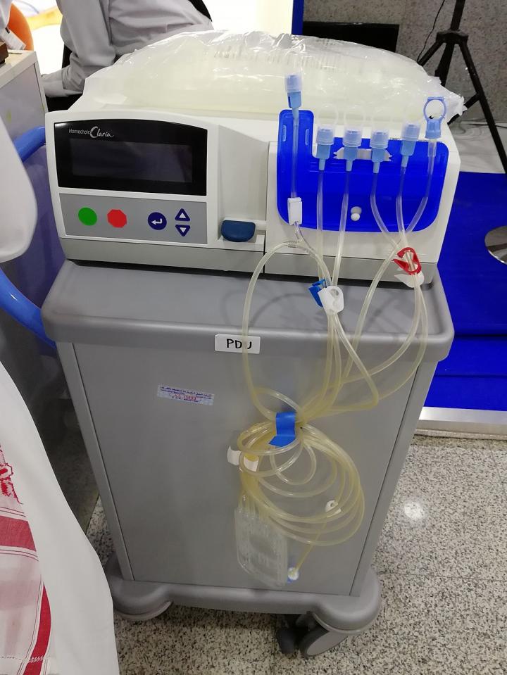 Dialysis machine