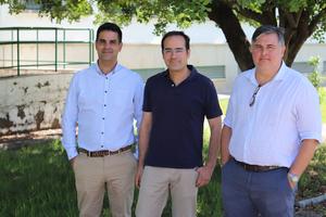 Researchers David Muñoz Rodríguez, Alberto Jesús Perea Moreno and Andrés Ortega Ballesteros