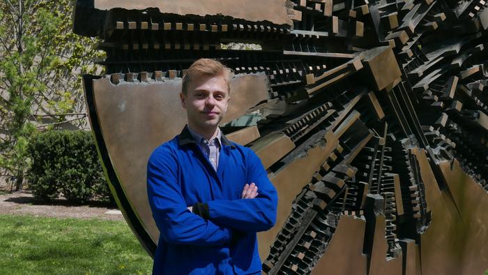 Researcher Joshua Pixley of the Bryan Dickinson Lab