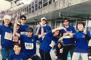 With colleagues during Nomura’s early career as a clinical psychologist
