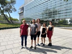 From left to right, Hugues de Riedmatten, Samuele Grandi, Markus Teller, Susana Plascencia, and Cristina Sastre Jachimska outside ICFO’s main building. ©ICFO.