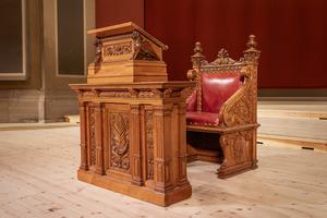 Lectern in walnut designed by the building’s architect Herman Teodor Holmgren, Uppsala University Main Building