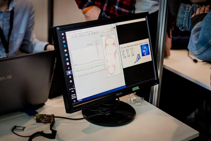 Device for Measuring Pressure on Human Feet