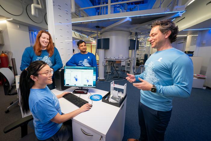 Revealing an invisible kinase state that accounts for vital biological function