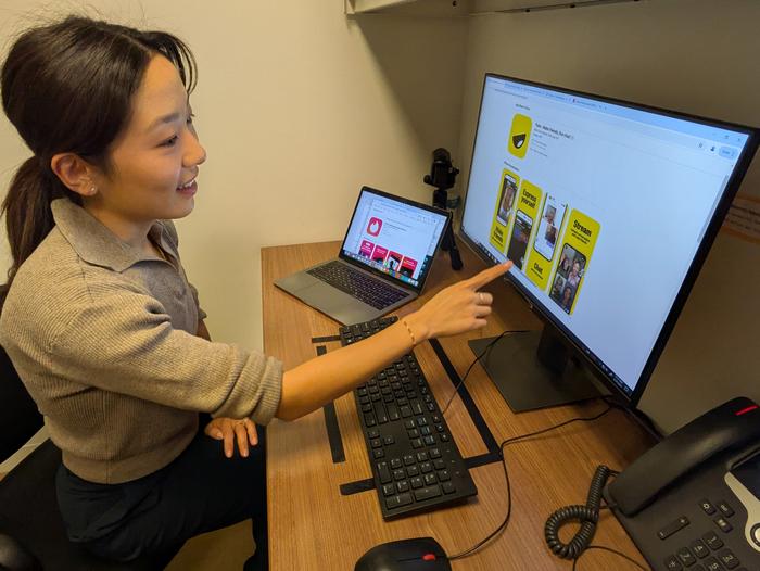 Study author Lilian Li conducting research