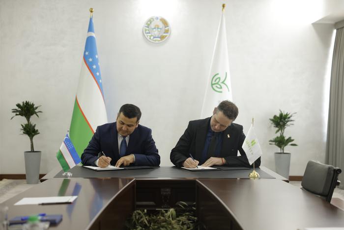 Bram Govaerts, Director General of CIMMYT and Alisher Shukurov, Deputy Minister of Agriculture of Uzbekistan
