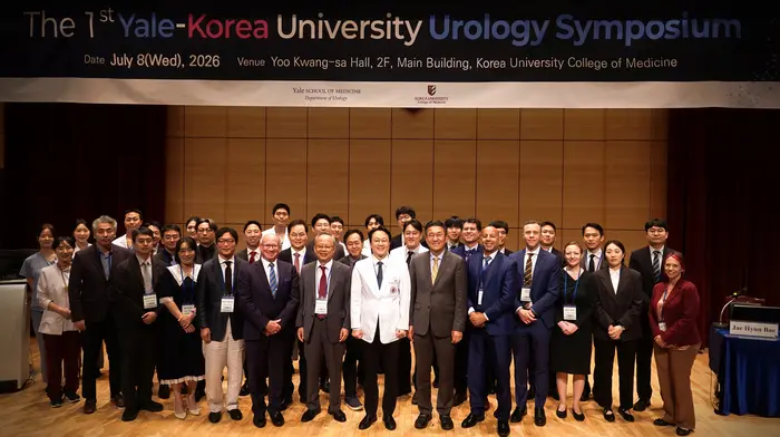 Commemorative photo of symposium