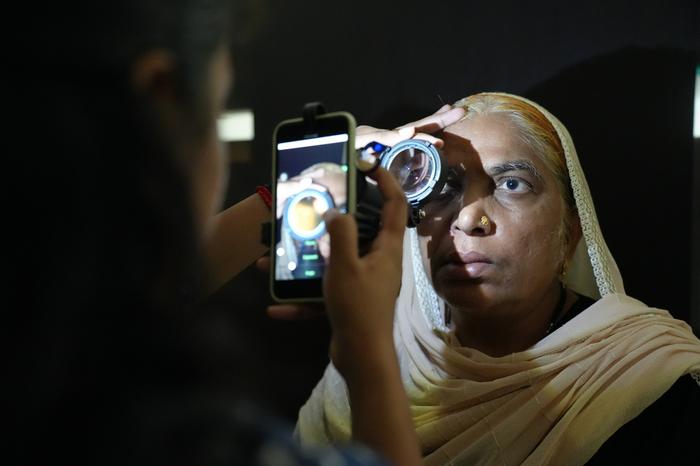 Smartphone-based retinal imaging in clinical practice in India