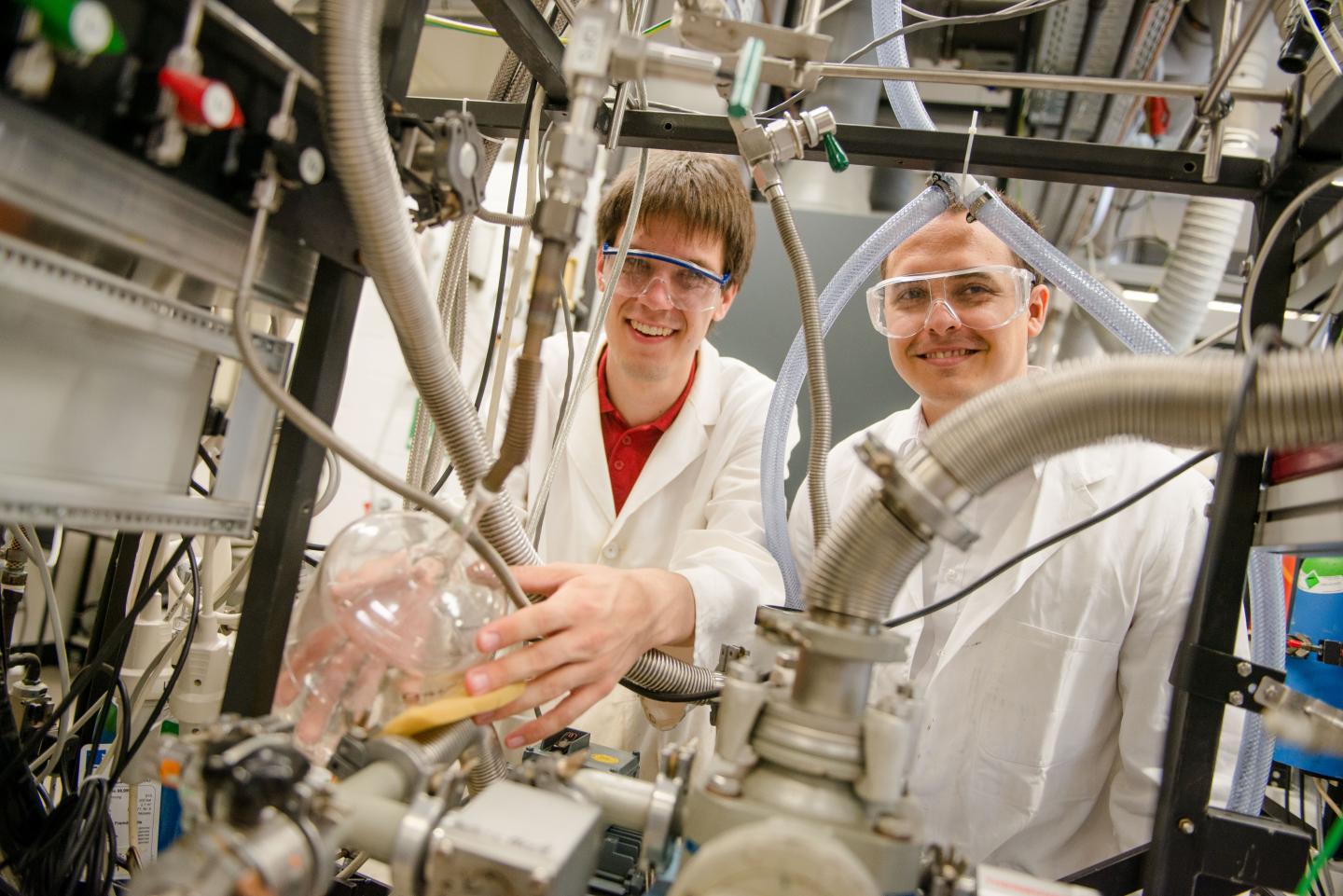 Bochum Researchers in the Lab