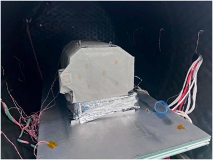 Fig. 5. Vacuum and thermal cycling test.