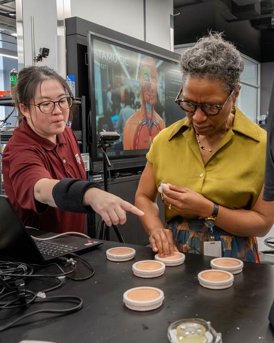 Sampes simulating human tissue
