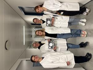 Handover of the HippoBox hardware to the stem cell differentiation and cytogenetics group by the company YURI