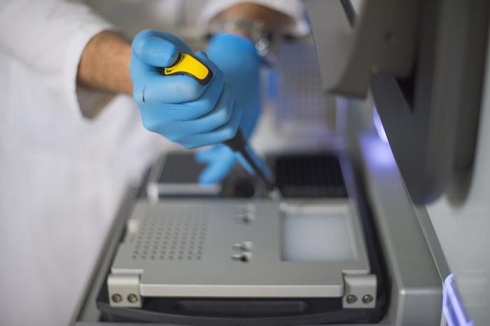 Pipetting lab image