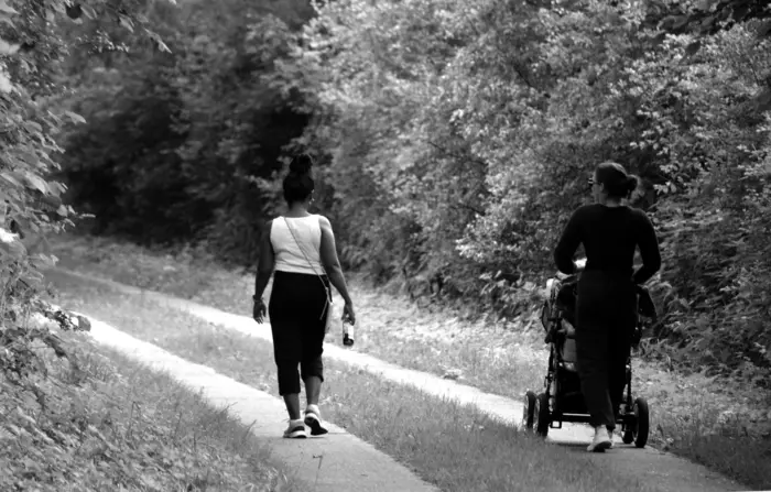 Injury risk and running habits in parents: Does stroller use make a difference?