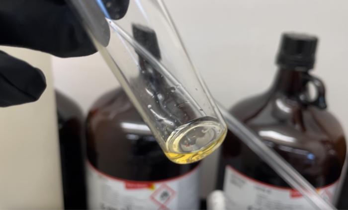 Temporary melt improves perovskites - 2