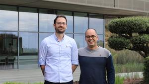 Dr Mustafa Sibai and Dr Eduard Porta, researchers at the Josep Carreras Institute
