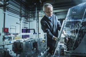 Alain Manceau, researcher emeritus CNRS/ENS Lyon, scientist at the ESRF, during experiment at the ESRF, the European Synchrotron