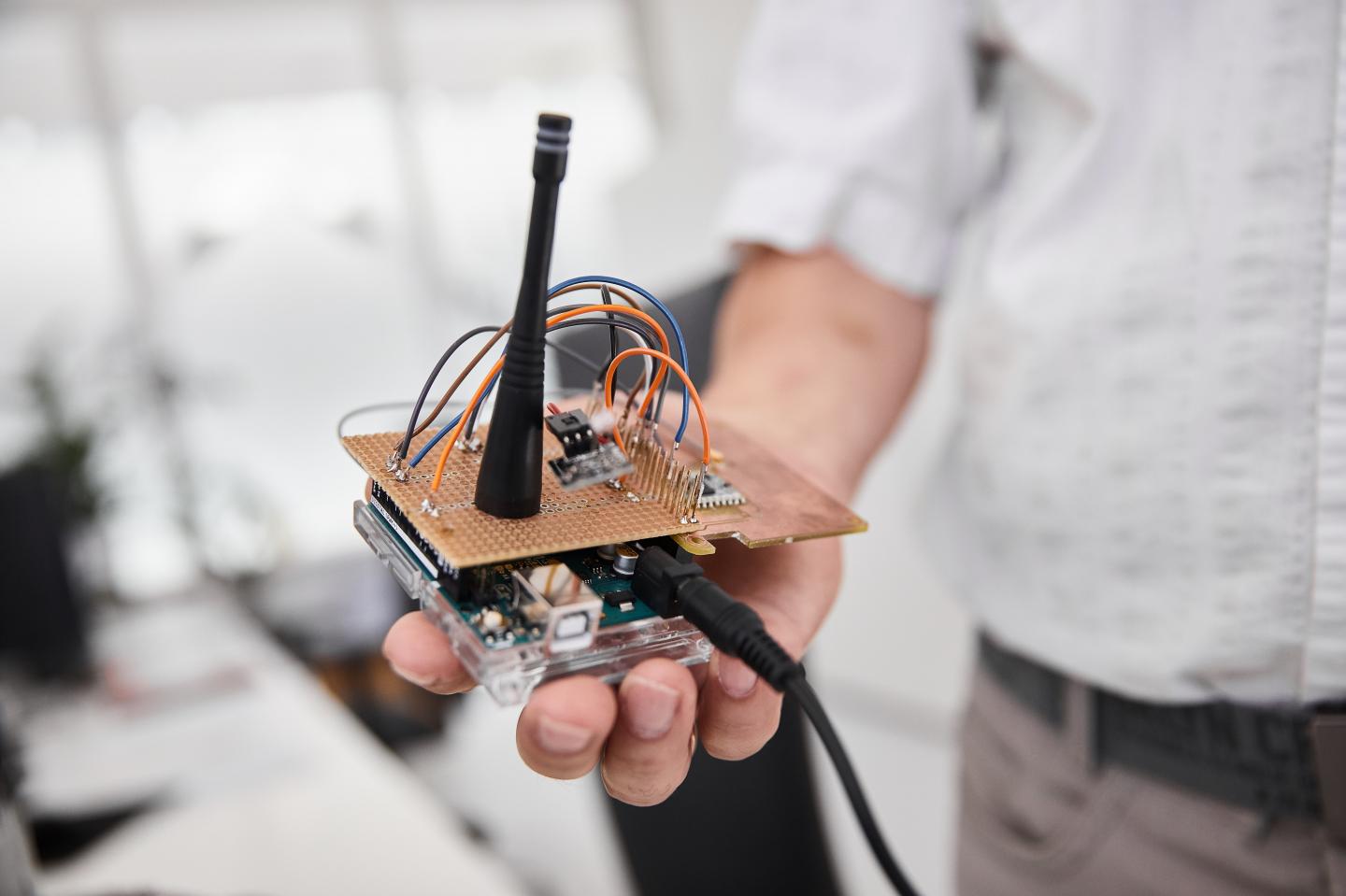 Wireless Network Can Be Used for Localisation of People or Things Indoors