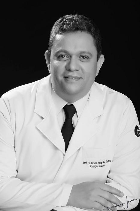el profesor Ricardo Sales Santos, del Instituto ProPulmão de Salvador, Brasil