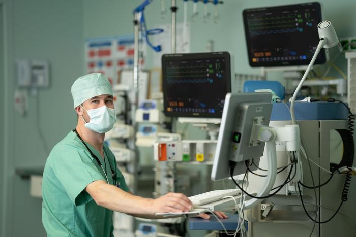 Dr. Jakob Wittenstein, international coordinator and first author of the PROTHOR study.