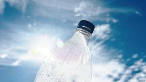 Turning plastic waste into clean fuel using sunlight