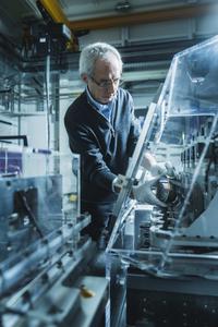 Alain Manceau, researcher emeritus CNRS/ENS Lyon, scientist at the ESRF, during experiment at the ESRF, the European Synchrotron