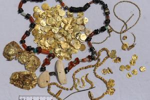 Eleke Sazy gold artifacts