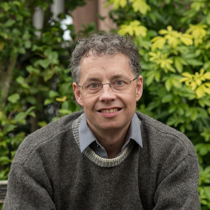 Carl Bergstrom headshot