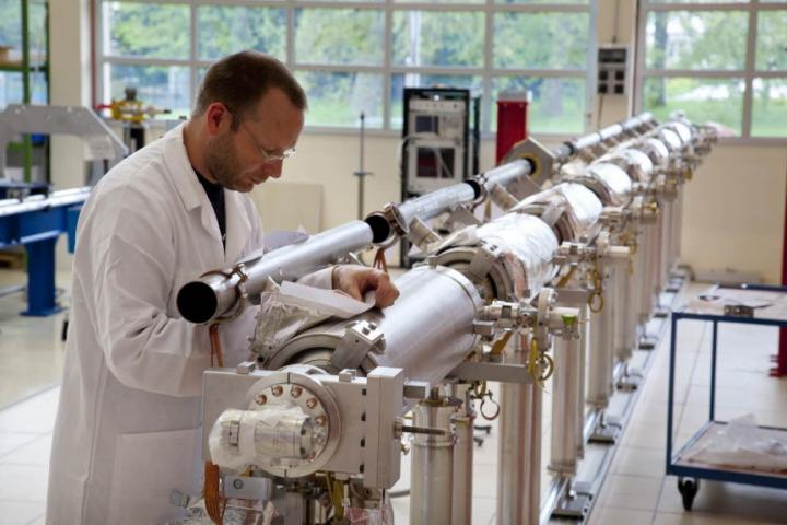 Assembly of Cryogenic Helium Distribution System