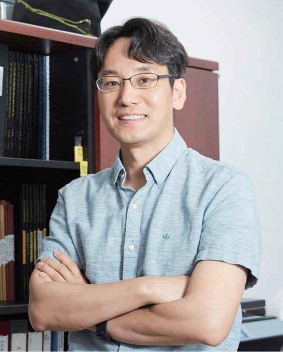 "How Small Can Semiconductors Get? KAIST Develops Atomic-Level Prediction Technology"