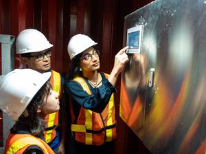 Dr. Feng Jiang and UBC students monitor the production line at DicinFoam’s Vancouver pilot plant.