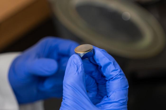 Catalyst/silicon crystal