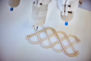 The material is 3D printed and customised for use in architectural and interior design elements that are currently made from fossil-based materials such as plastic or synthetic textiles.