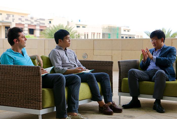 Prof. Im and Team Discuss Results