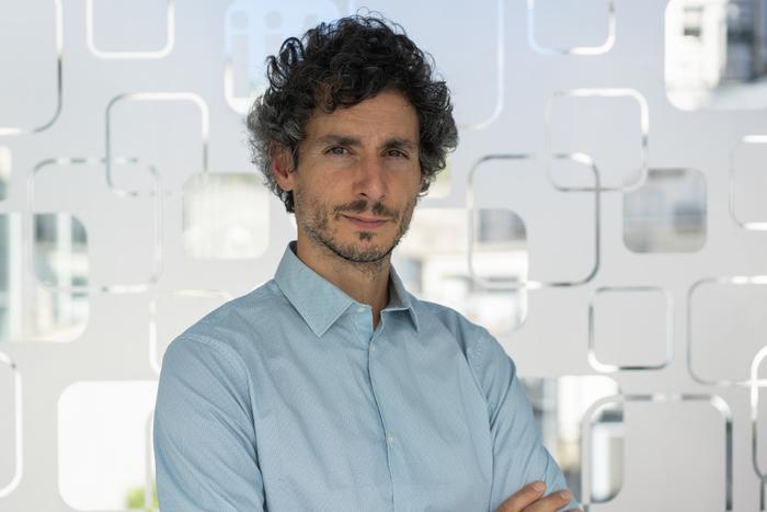 Angelo Forli opens his new lab at the Italian Institute of Technology