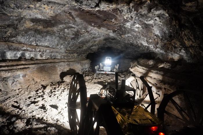 European researchers present an innovative mission concept in the hidden caves of the moon