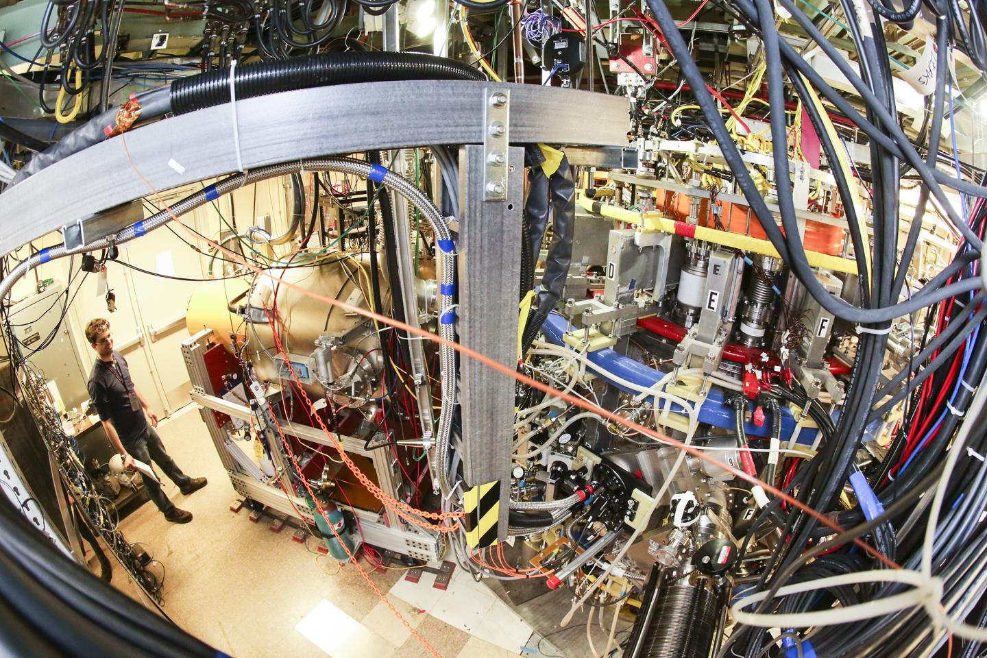 Lithium Tokamak Experiment-&#946;