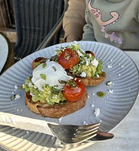 Smashed avocado.