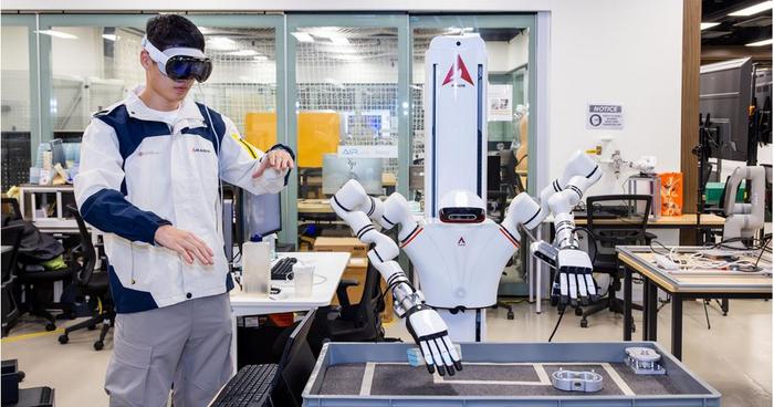 PolyU builds advanced human-robot collaboration system, empowering high-end manufacturing tasks